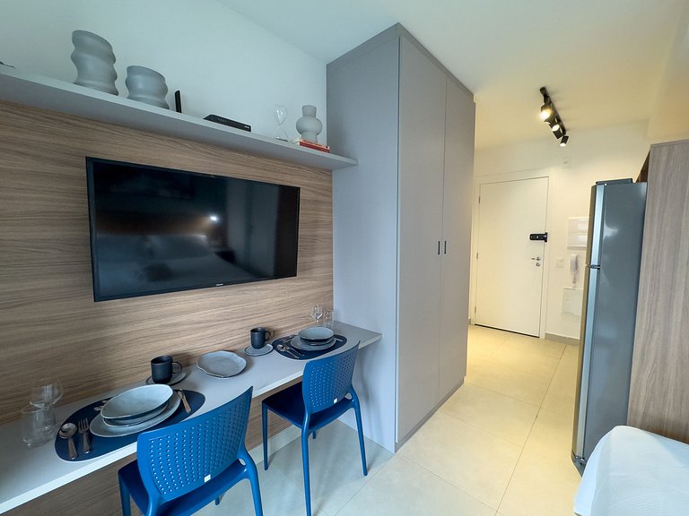 Studio na Vila Madalena, Metrô ao Lado e Conforto!