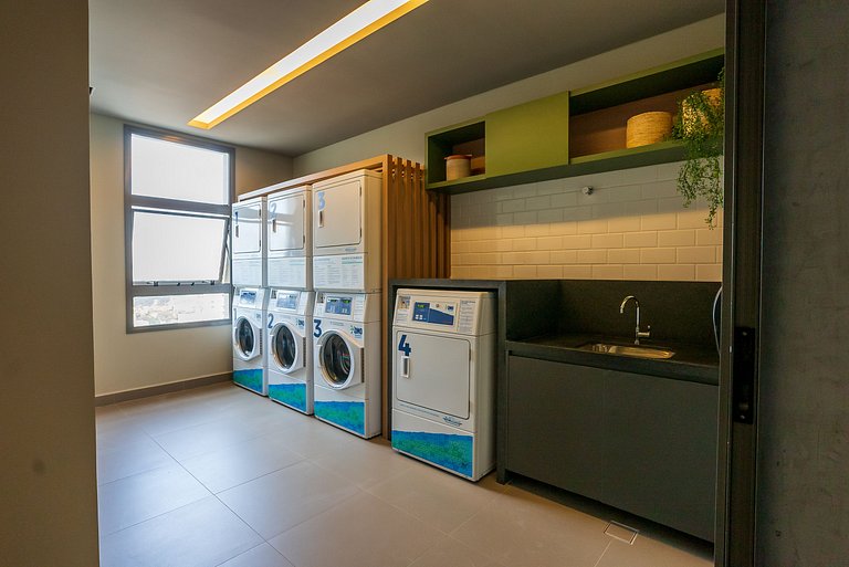 Studio na Vila Madalena, Metrô ao Lado e Conforto!