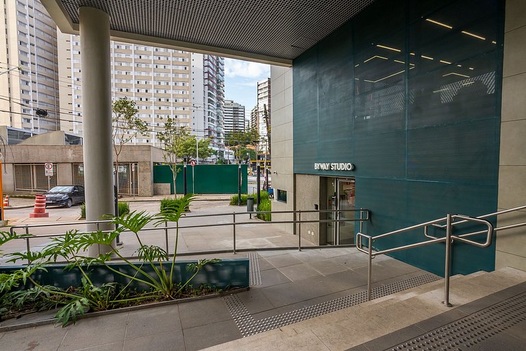 Studio na Vila Madalena, Metrô ao Lado e Conforto!