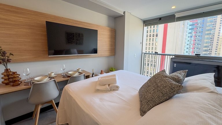 Premium Studio!Pool, Leisure, Metro 3 Minutes Away